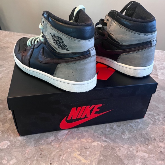 Air Jordon 1 Retro High OG - Picture 5 of 7
